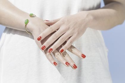 Fotografie ke článku Jak bojovat s pigmentovými skvrnami na rukou – Esthé Laser Clinic