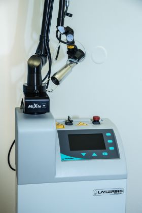 Fotografie ke článku CO2 miXto SX – Esthé Laser Clinic