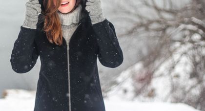 Fotografie ke článku Proč je odstranění kožních výrůstků ideální v zimě? – Esthé Laser Clinic
